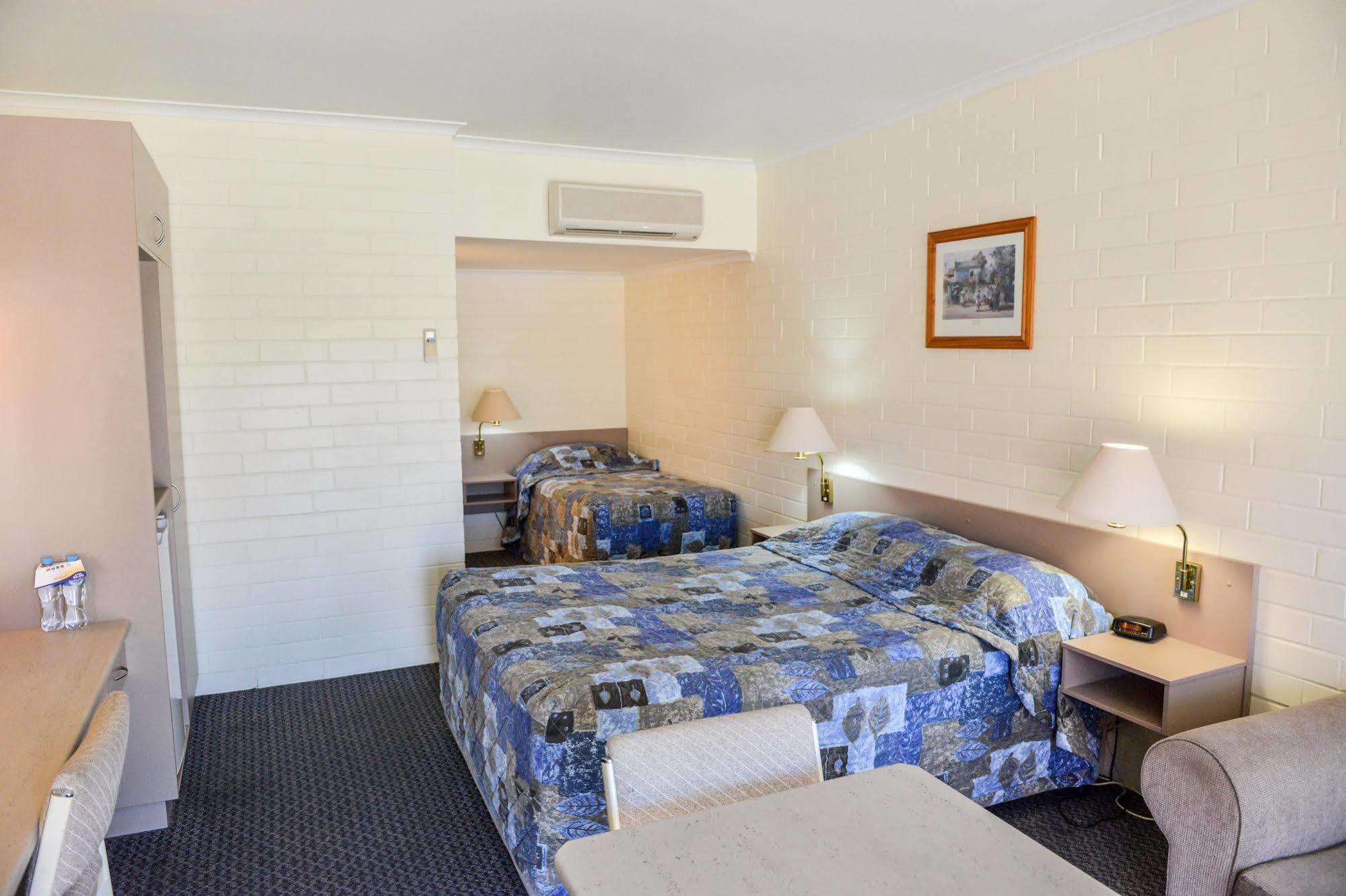 Pioneer Motel Goondiwindi Extérieur photo