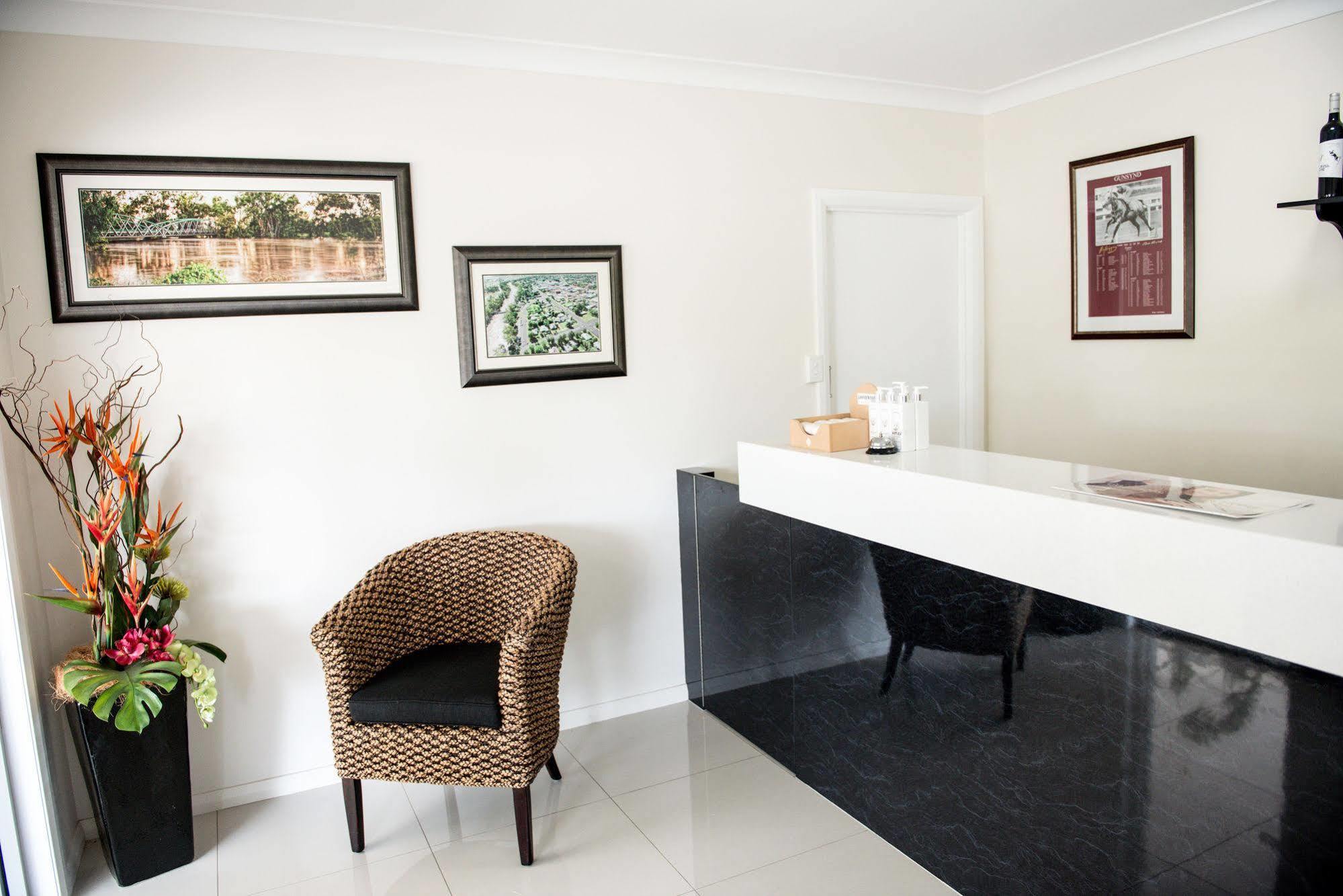 Pioneer Motel Goondiwindi Extérieur photo