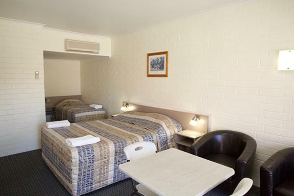 Pioneer Motel Goondiwindi Extérieur photo